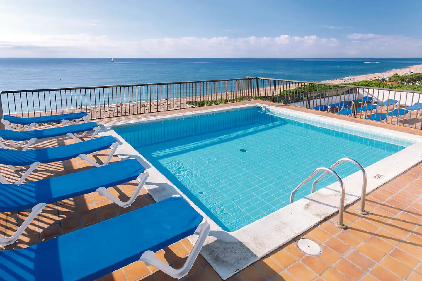 Tropic Park Pool