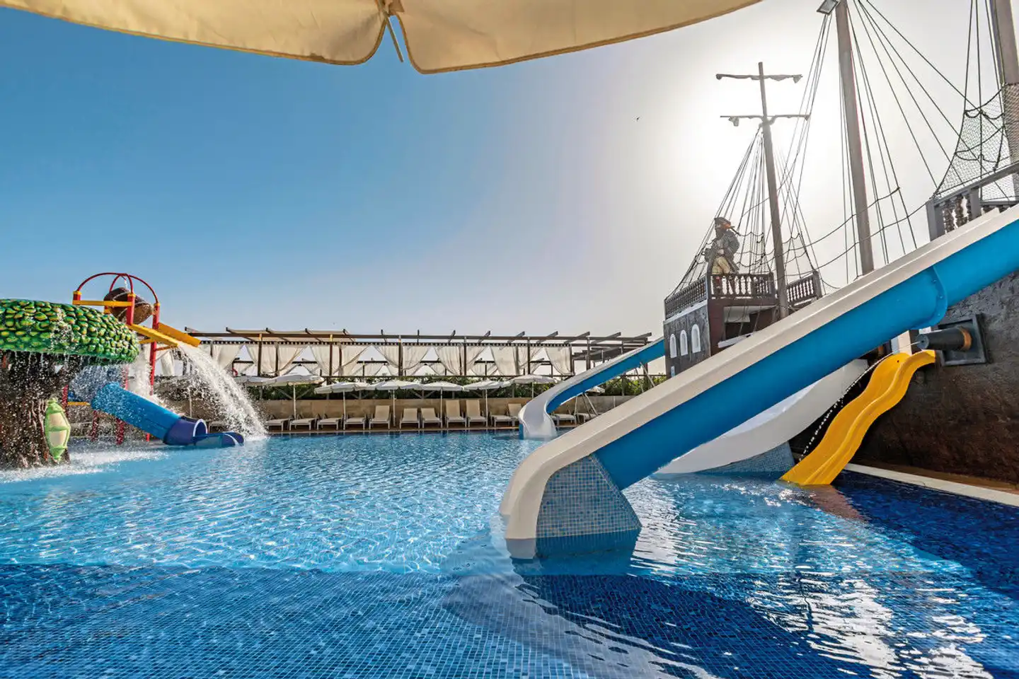Zafiro Bahia Pool