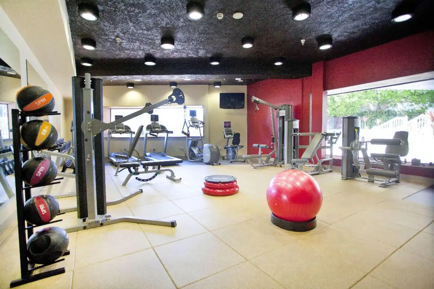Maya - a DoubleTree by Hilton Hotel Sport und Entertainment