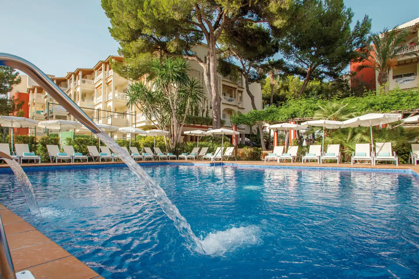 Zafiro Bahia Pool