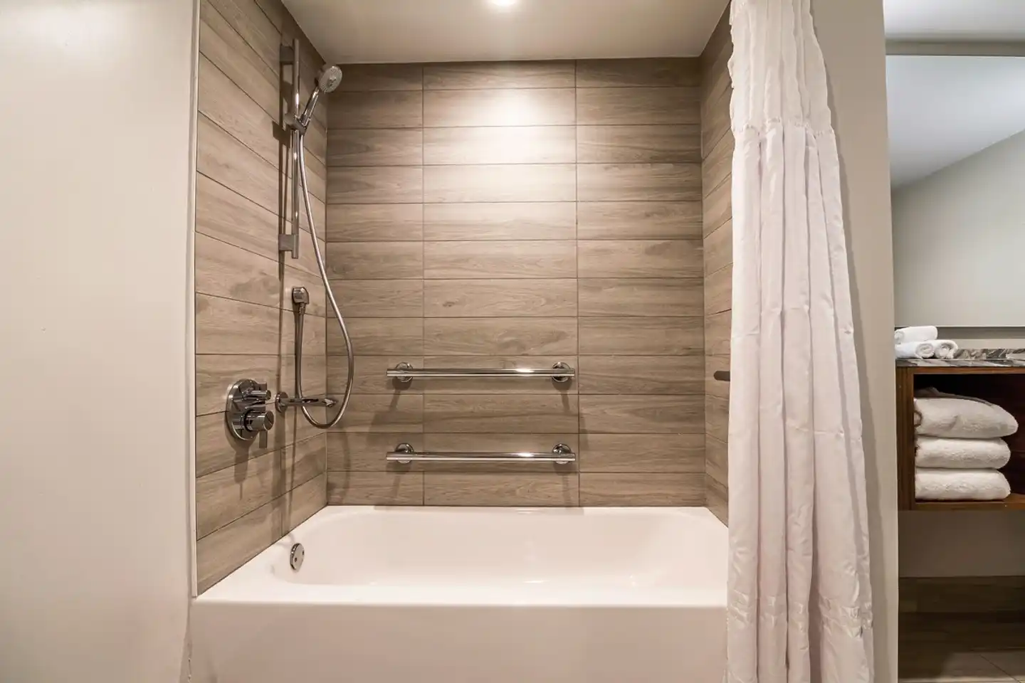 B Ocean Fort Lauderdale Badezimmer