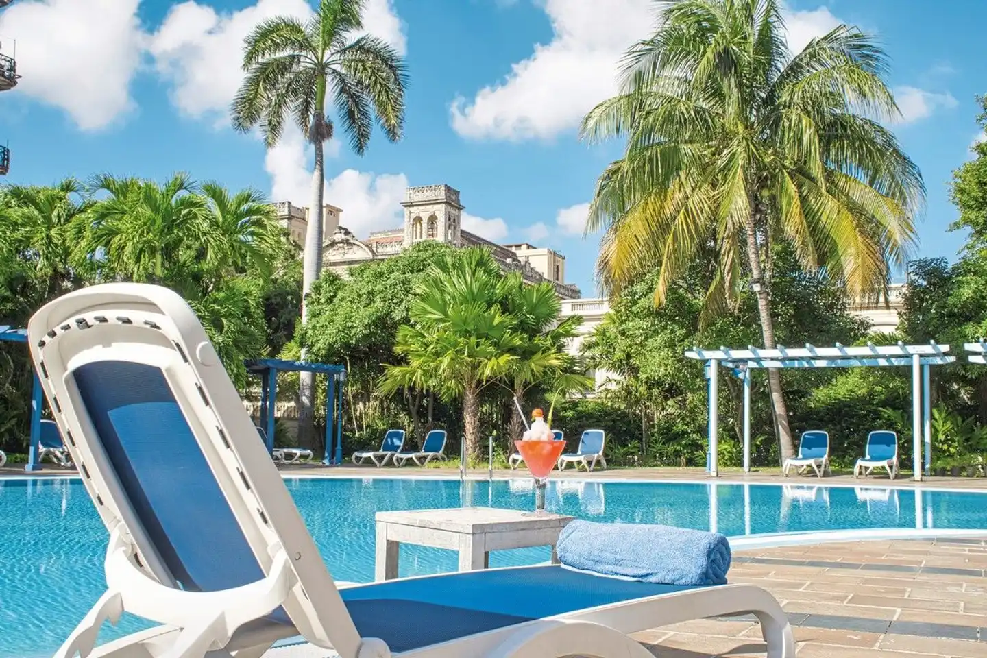 Sevilla Habana Affiliated by Melia Pool
