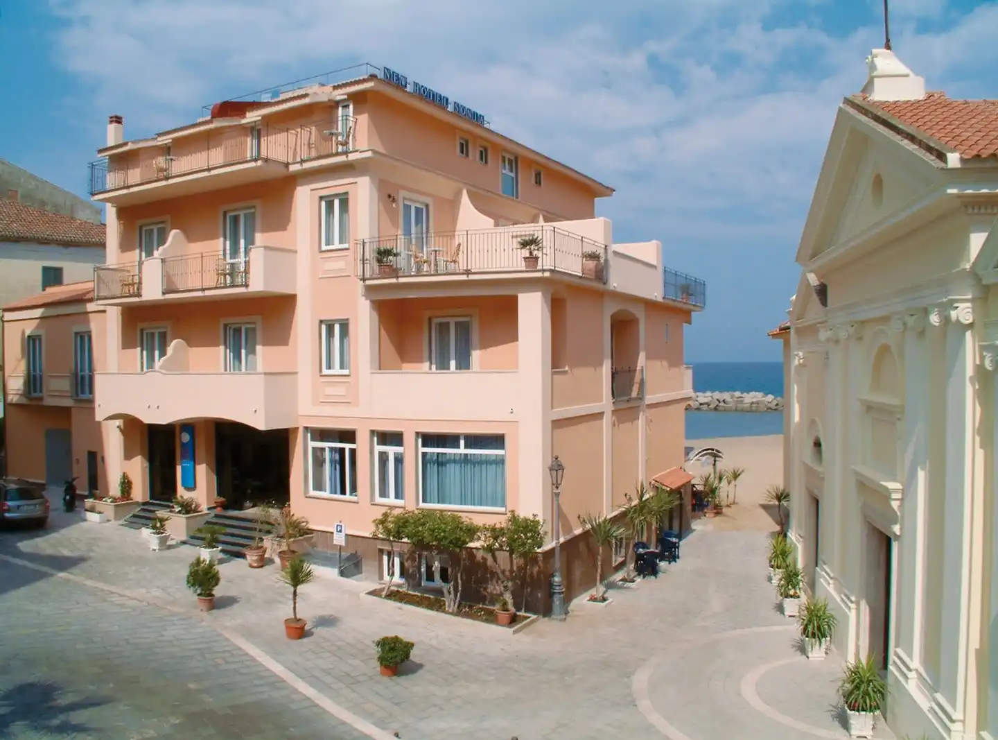 New Hotel Sonia Aussenansicht