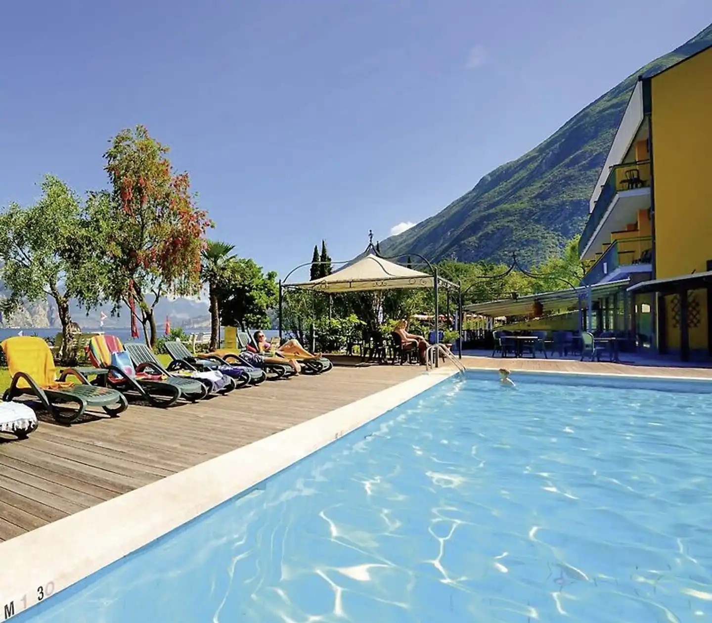 Sole Malcesine Pool