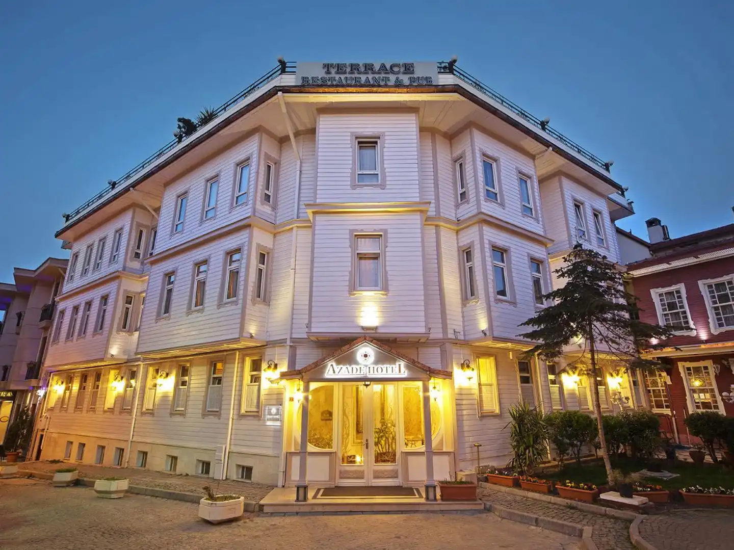 Azade Hotel Aussenansicht