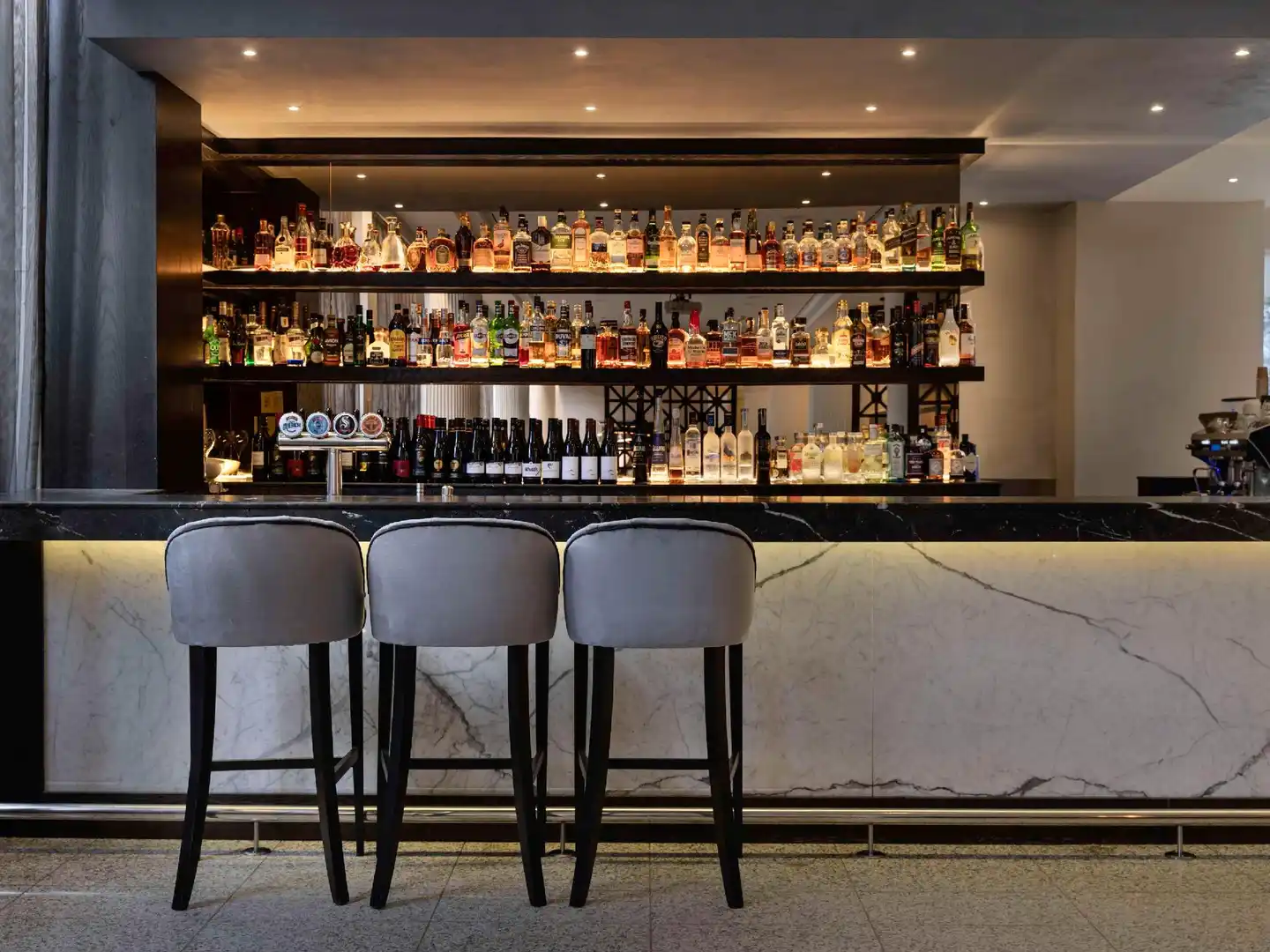 Pullman Auckland Bar