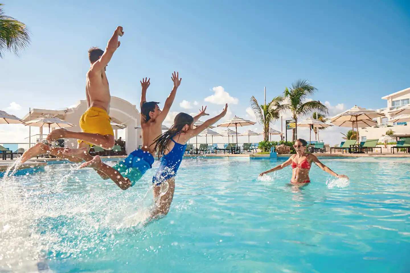Wyndham Alltra Cancun Pool