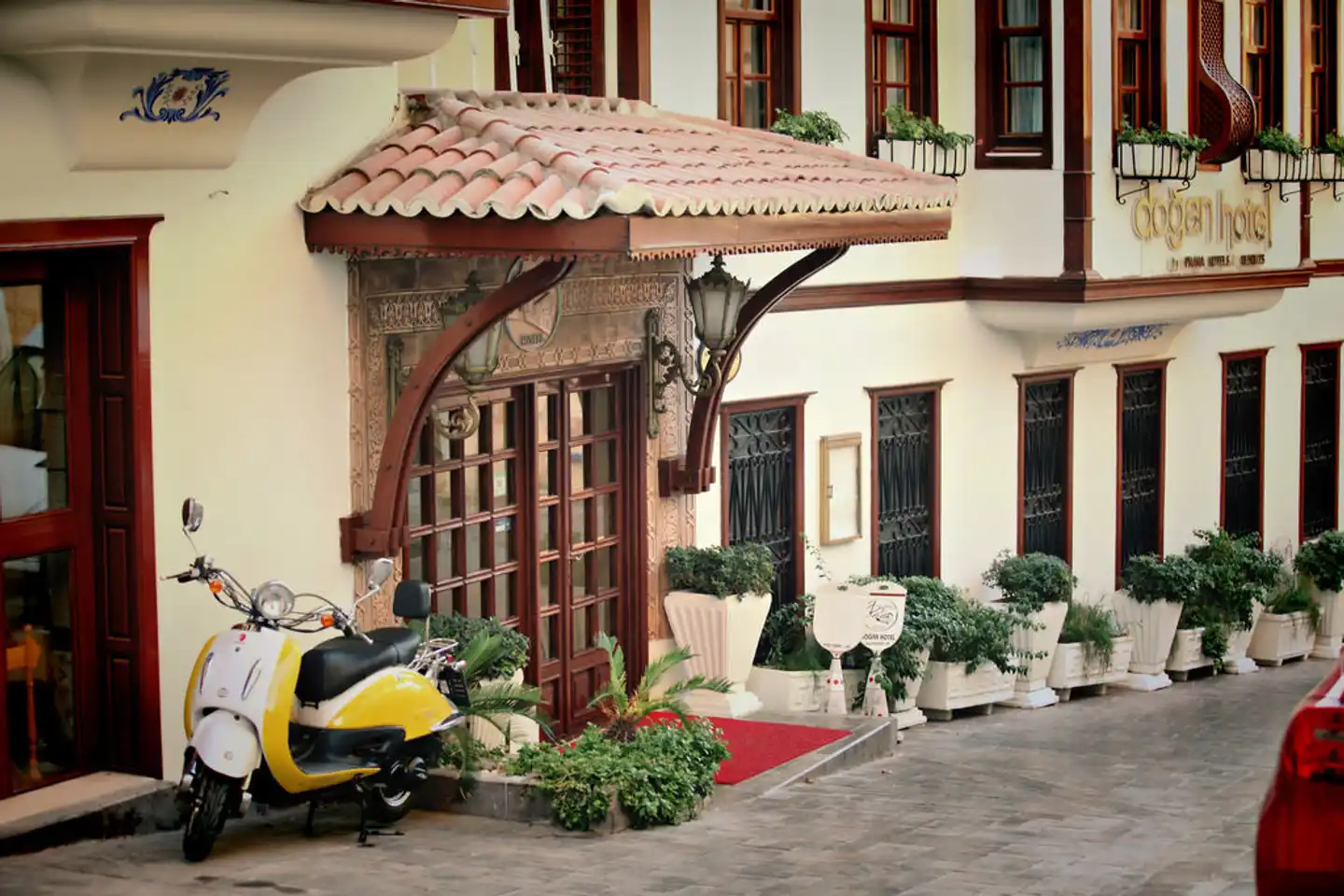 Dogan Hotel Aussenansicht