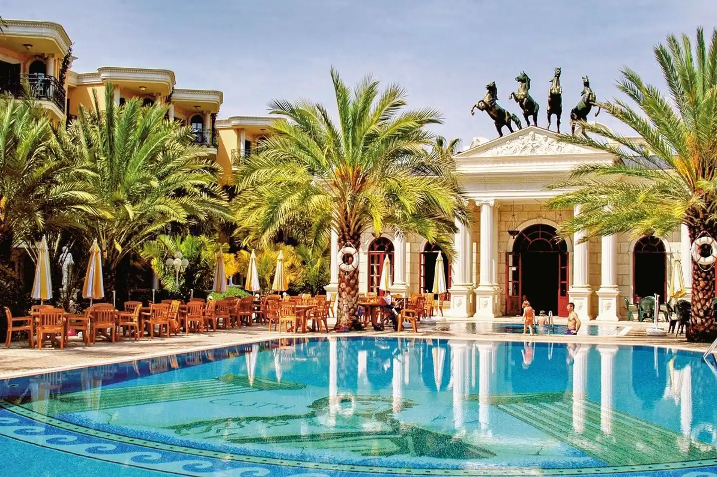 Yetkin Hotel Pool