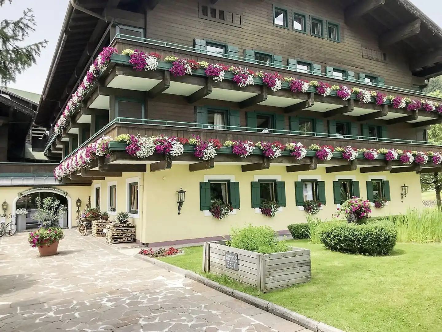 Unterhof Aussenansicht