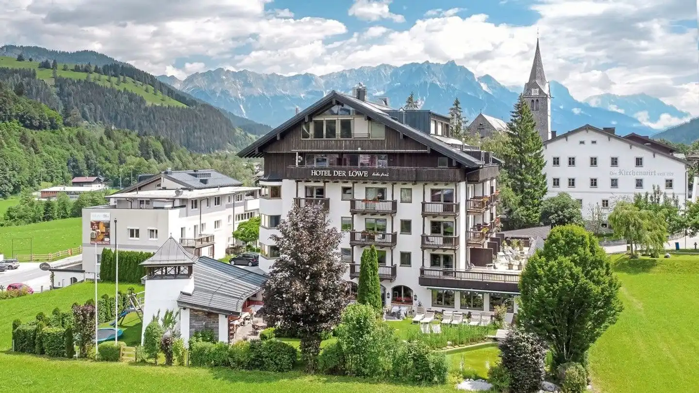 LEBE FREI Hotel Der Löwe Aussenansicht