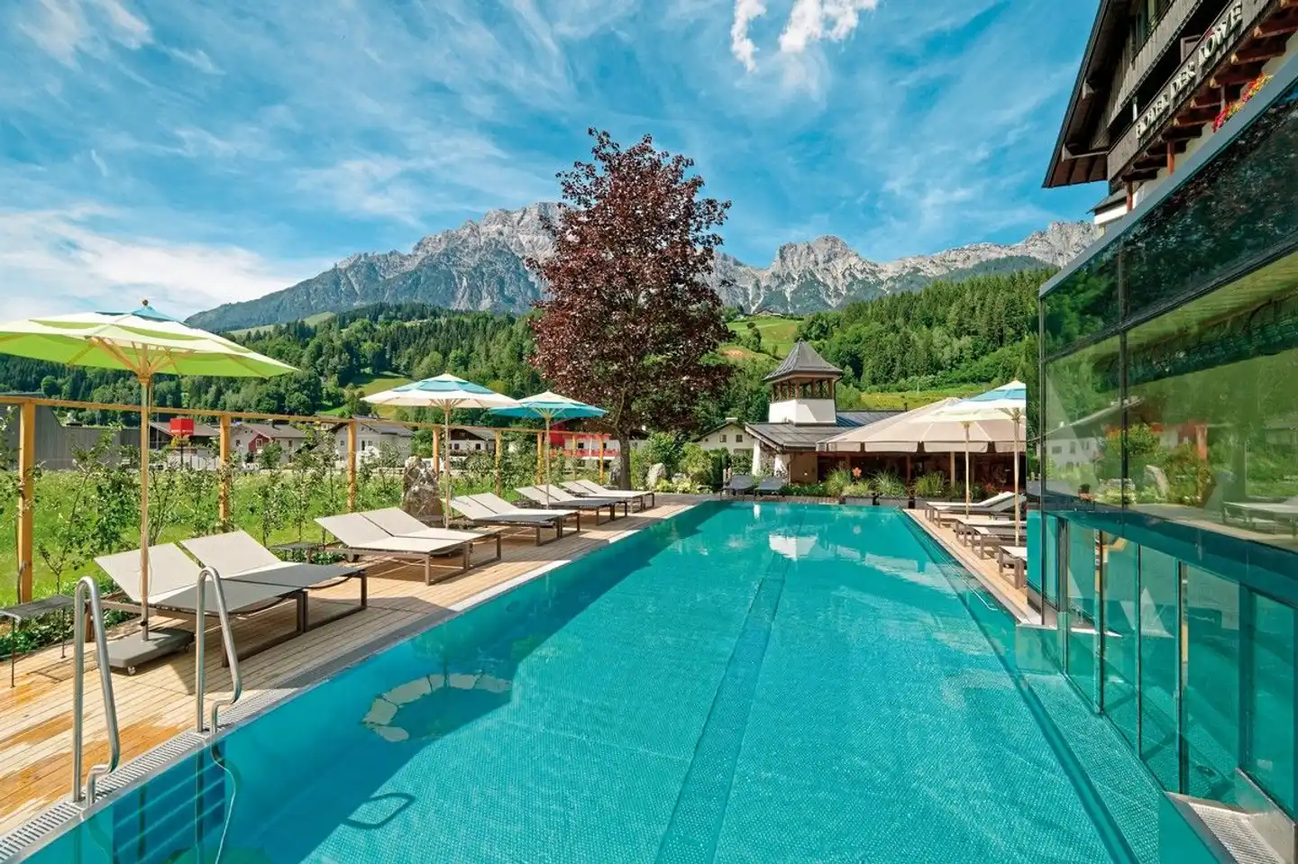 LEBE FREI Hotel Der Löwe Pool