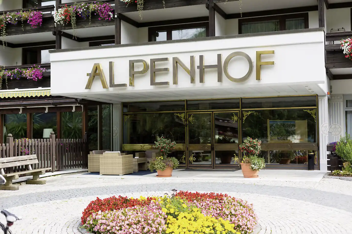 Alpenhof Aussenansicht