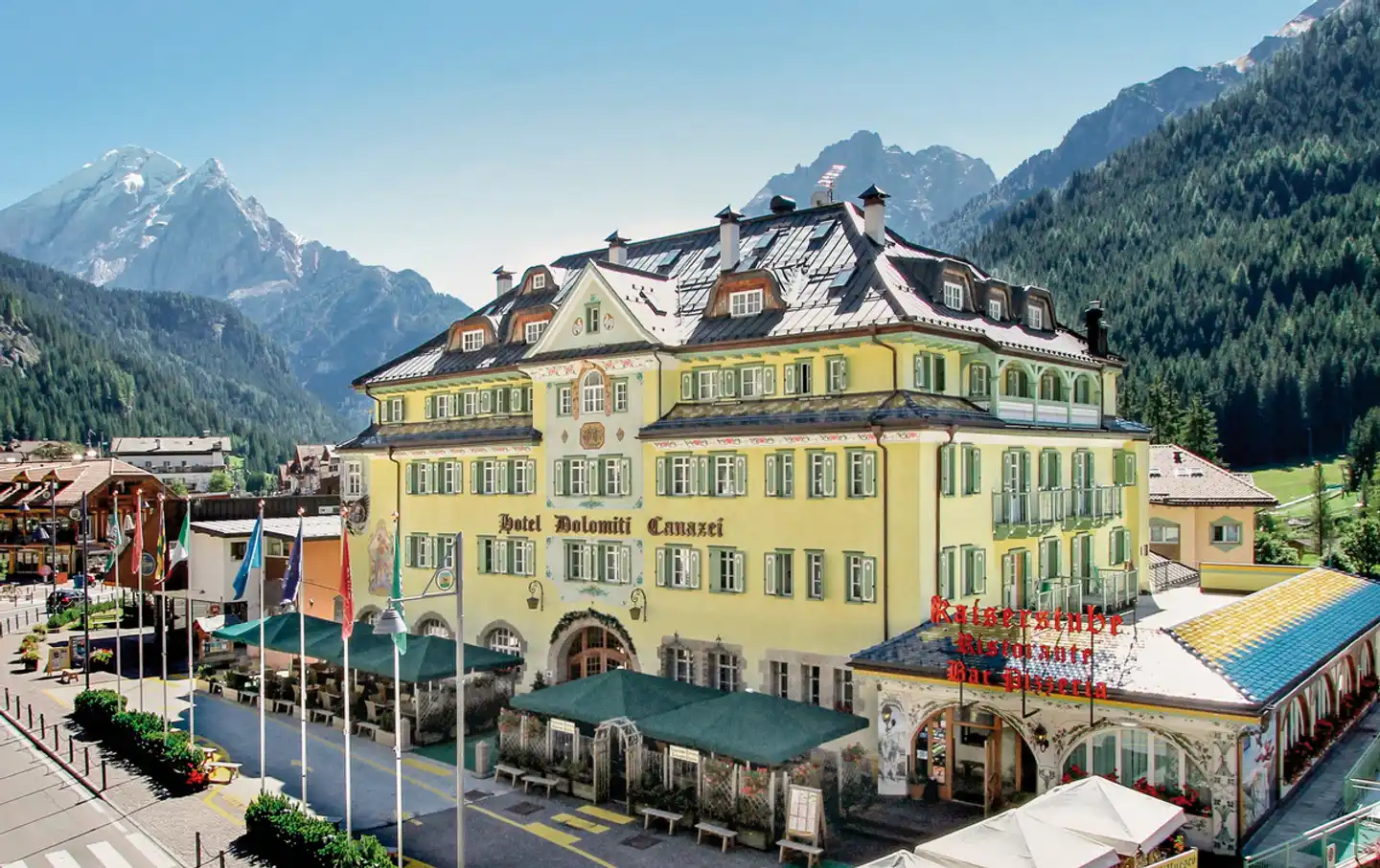 Schloss Hotel & Club Dolomiti Aussenansicht