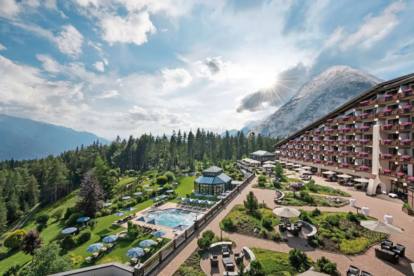 Interalpen-Hotel Tyrol Aussenansicht