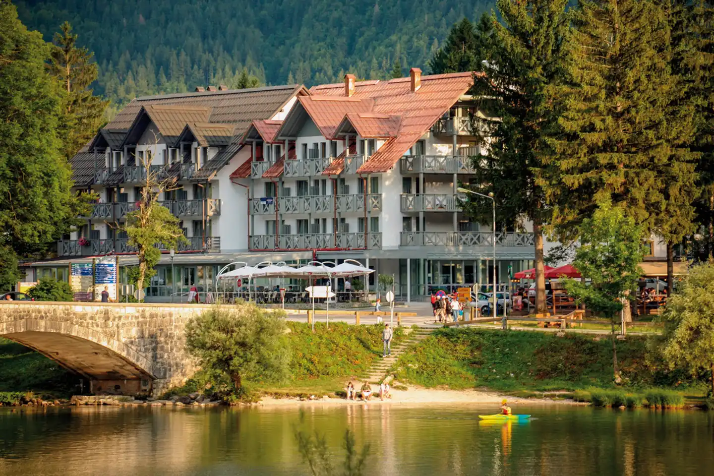 Jezero Aussenansicht