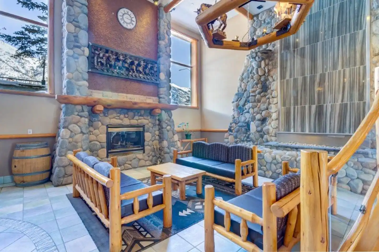 Chateau Canmore Lobby