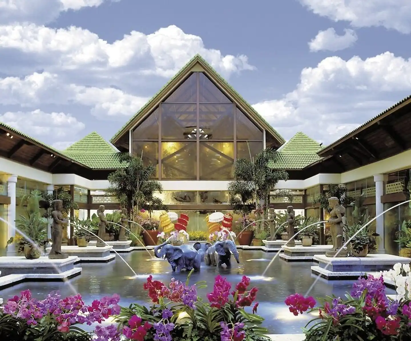Loews Royal Pacific Resort at Universal Orlando Aussenansicht