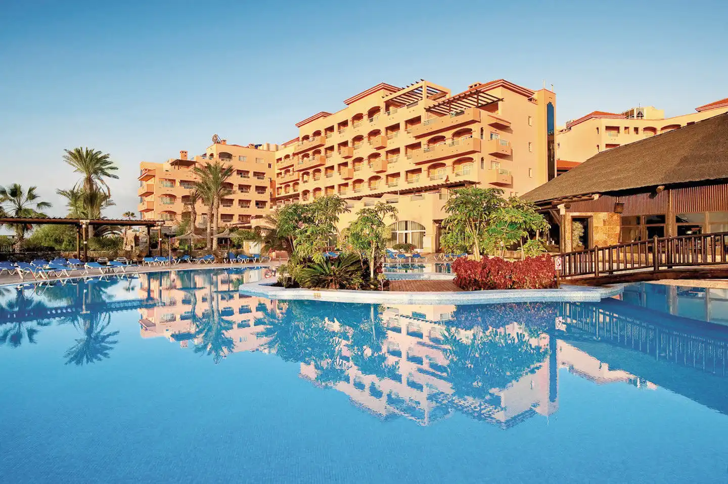 Elba Sara Beach & Golf Resort Pool