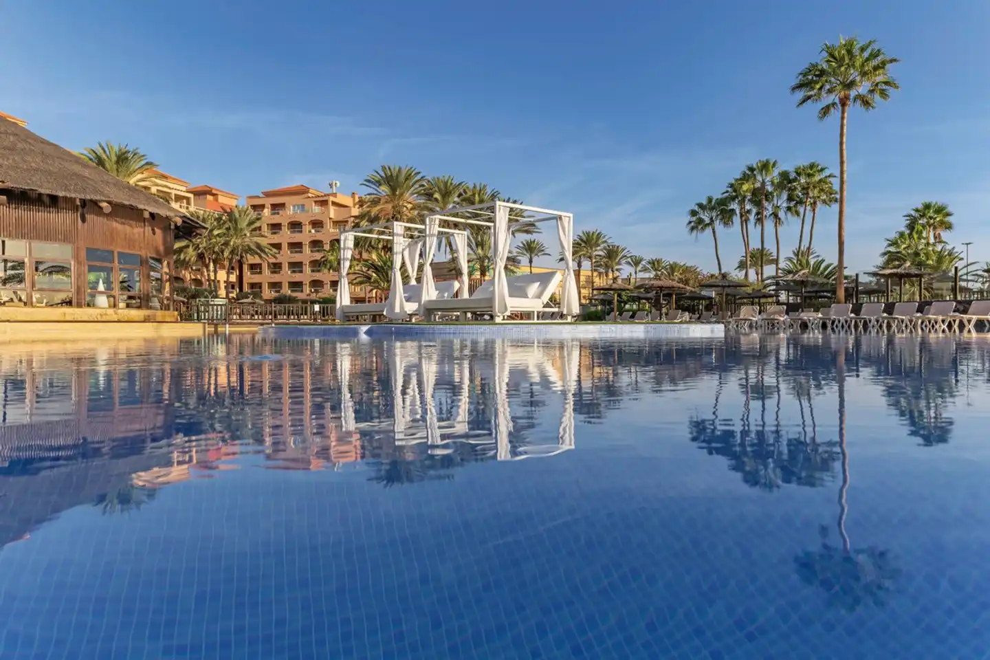 Elba Sara Beach & Golf Resort Pool