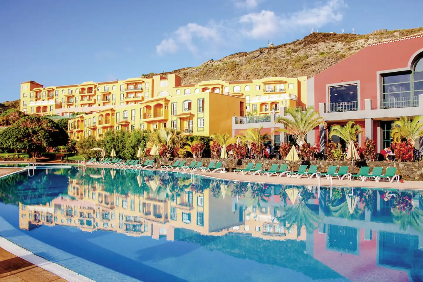 Las Olas Pool