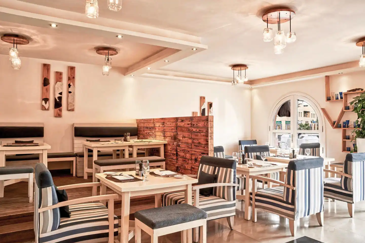Captain's Inn Restaurant