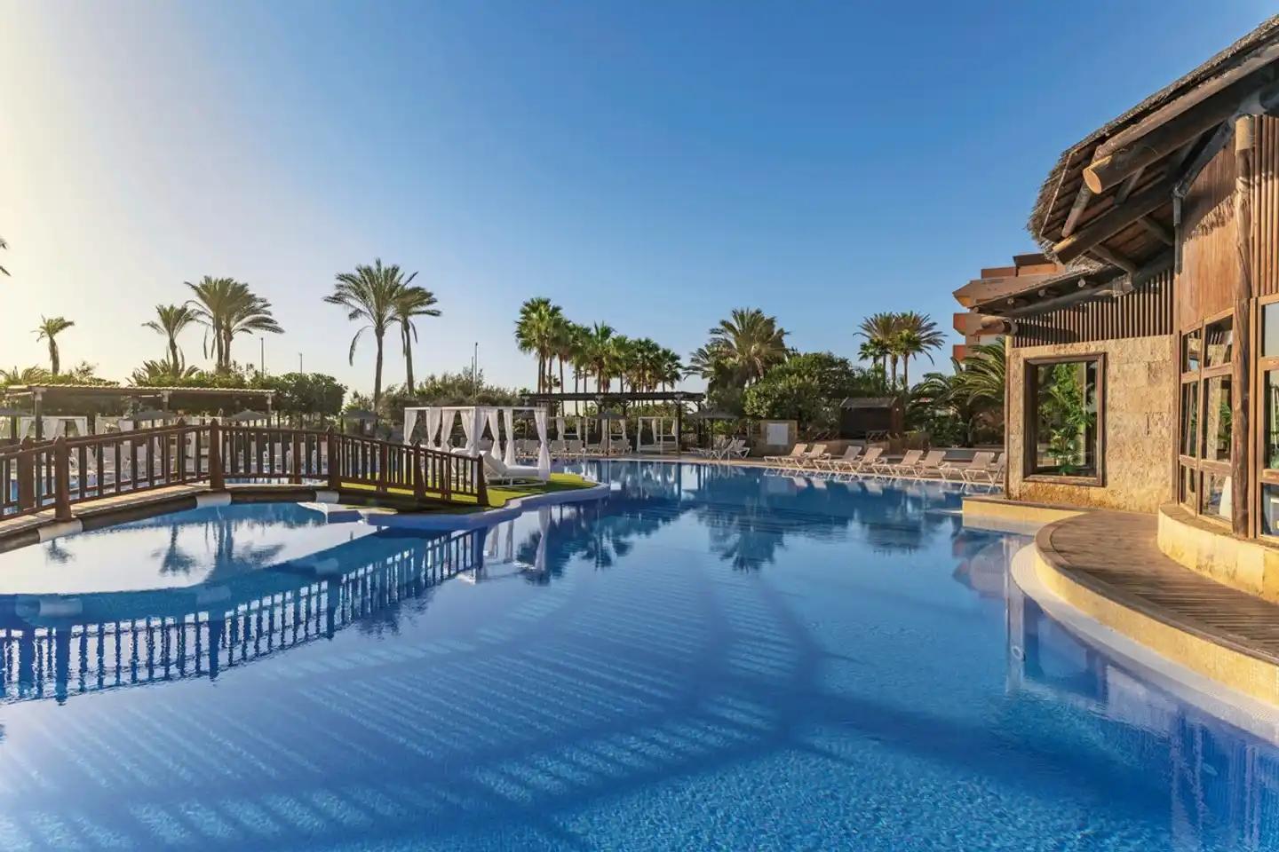 Elba Sara Beach & Golf Resort Pool