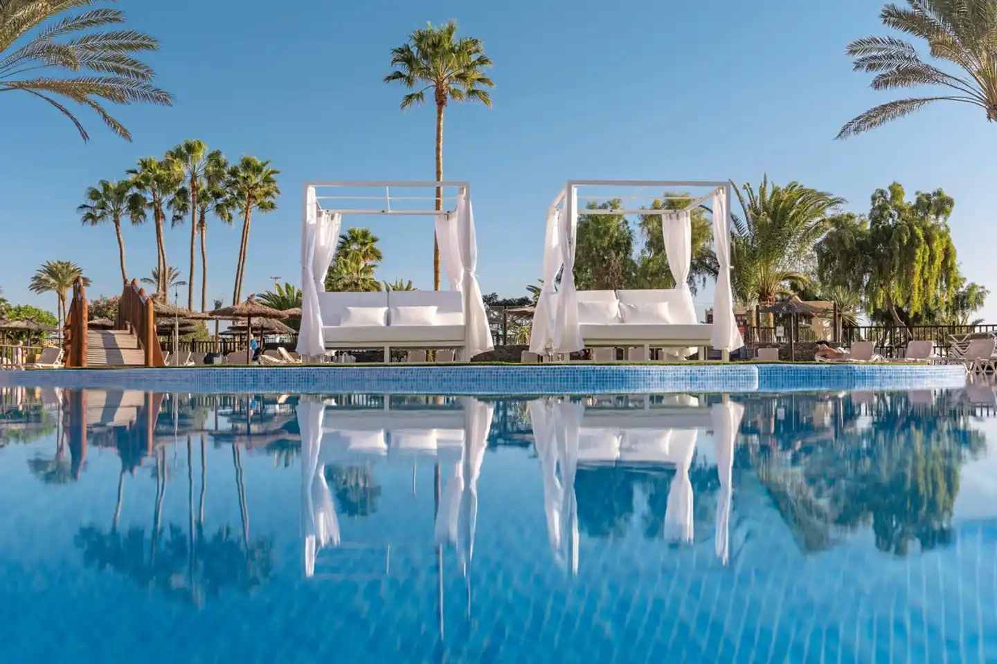 Elba Sara Beach & Golf Resort Pool