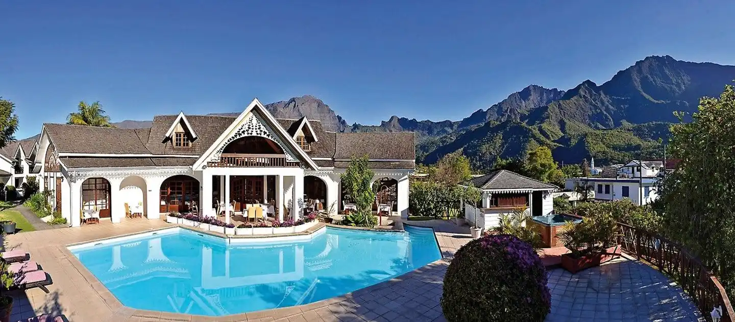 Le Vieux Cep Pool