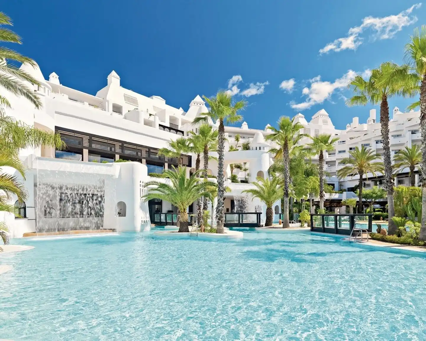 H10 Estepona Palace Aussenansicht