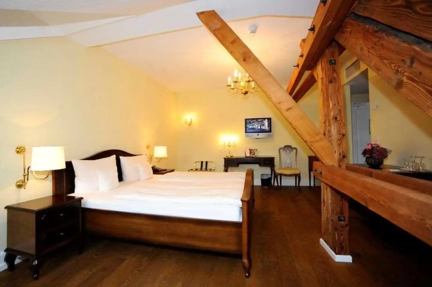 HELIOPARK Bad Hotel zum Hirsch Wohnbeispiel