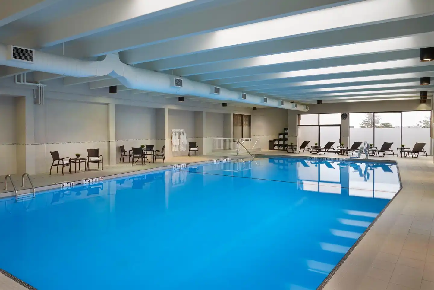 Holiday Inn Toronto International Airport Hallenbad