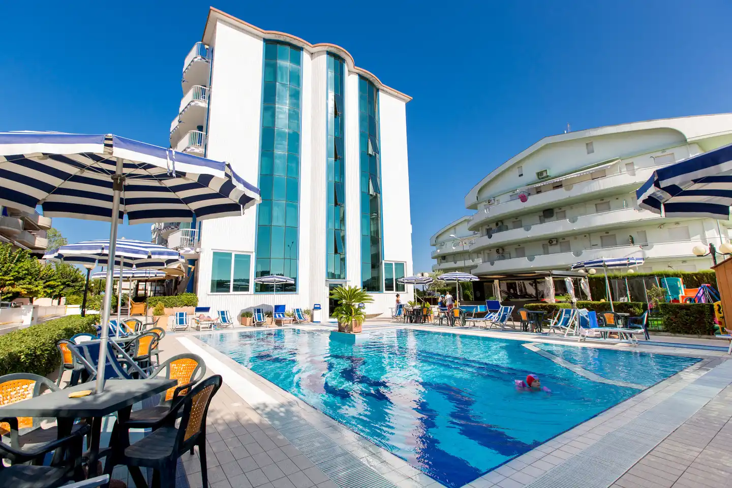 Hotel Ambassador Pool