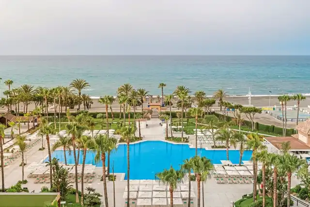 Iberostar Waves Málaga Playa Pool