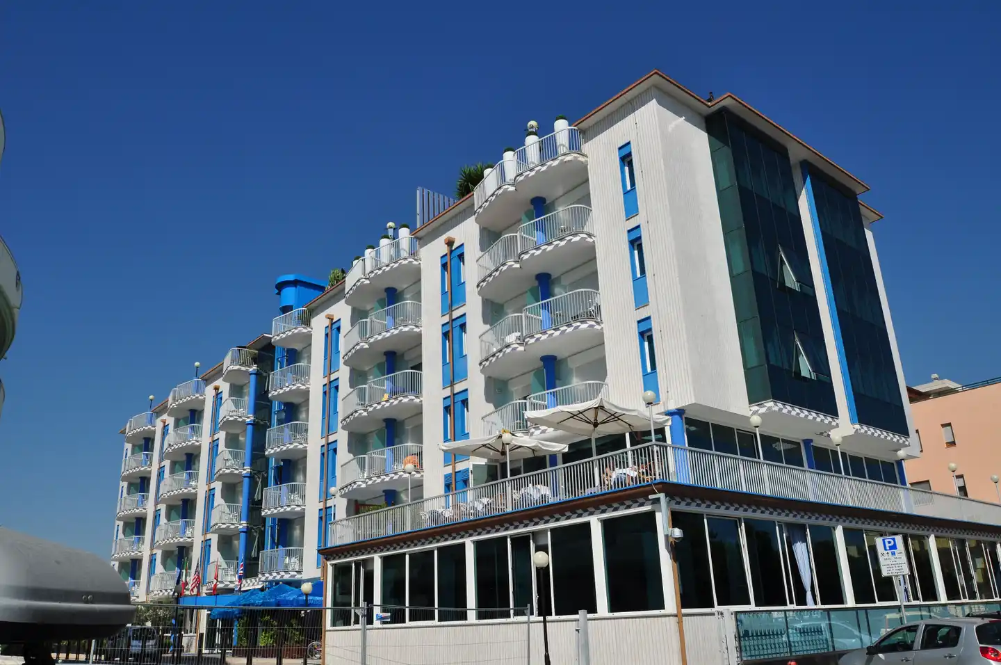 Hotel Ambassador Aussenansicht