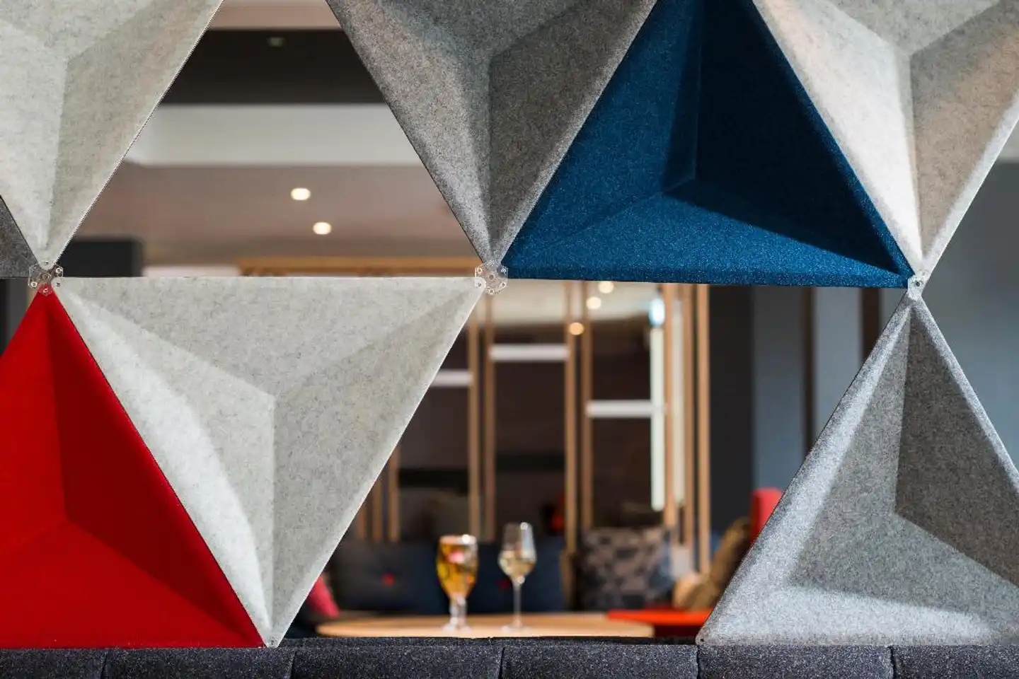 Holiday Inn Express Waterfront Lobby