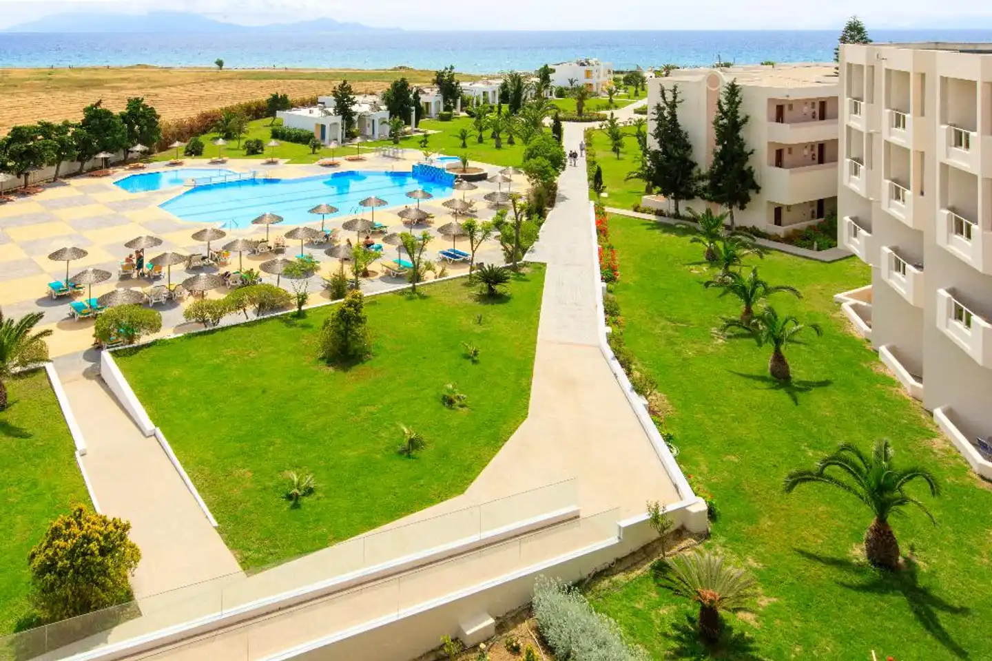Sovereign Beach Hotel Aussenansicht