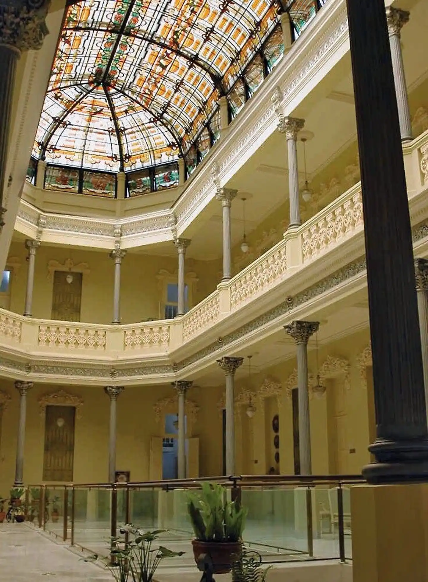 Raquel Lobby