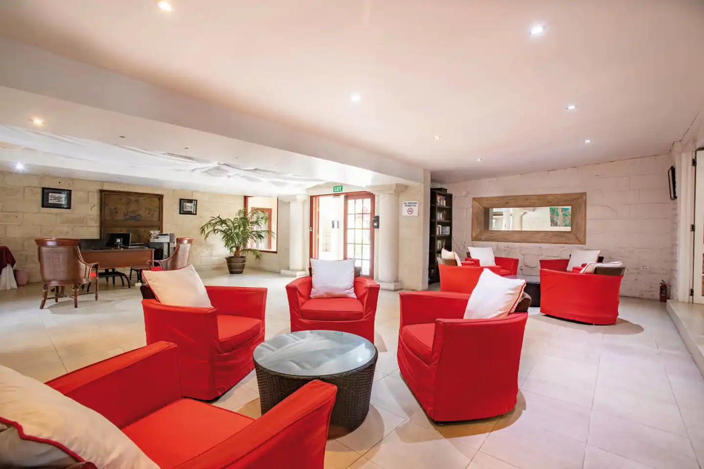Island Inn Lobby