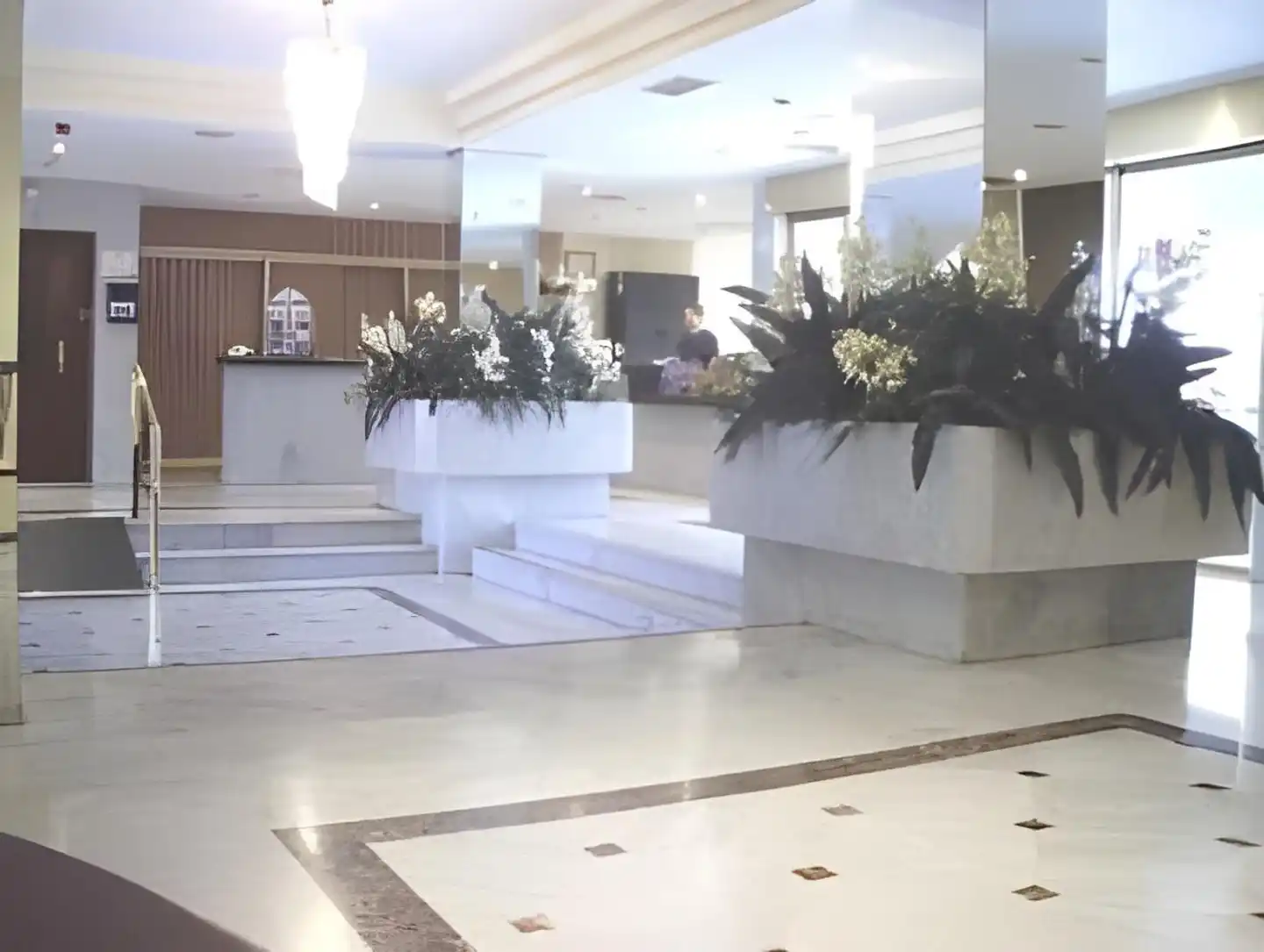 El Faro Marbella Lobby