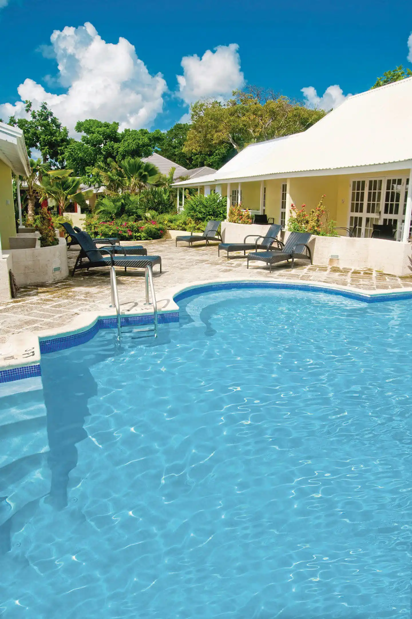 Island Inn Pool