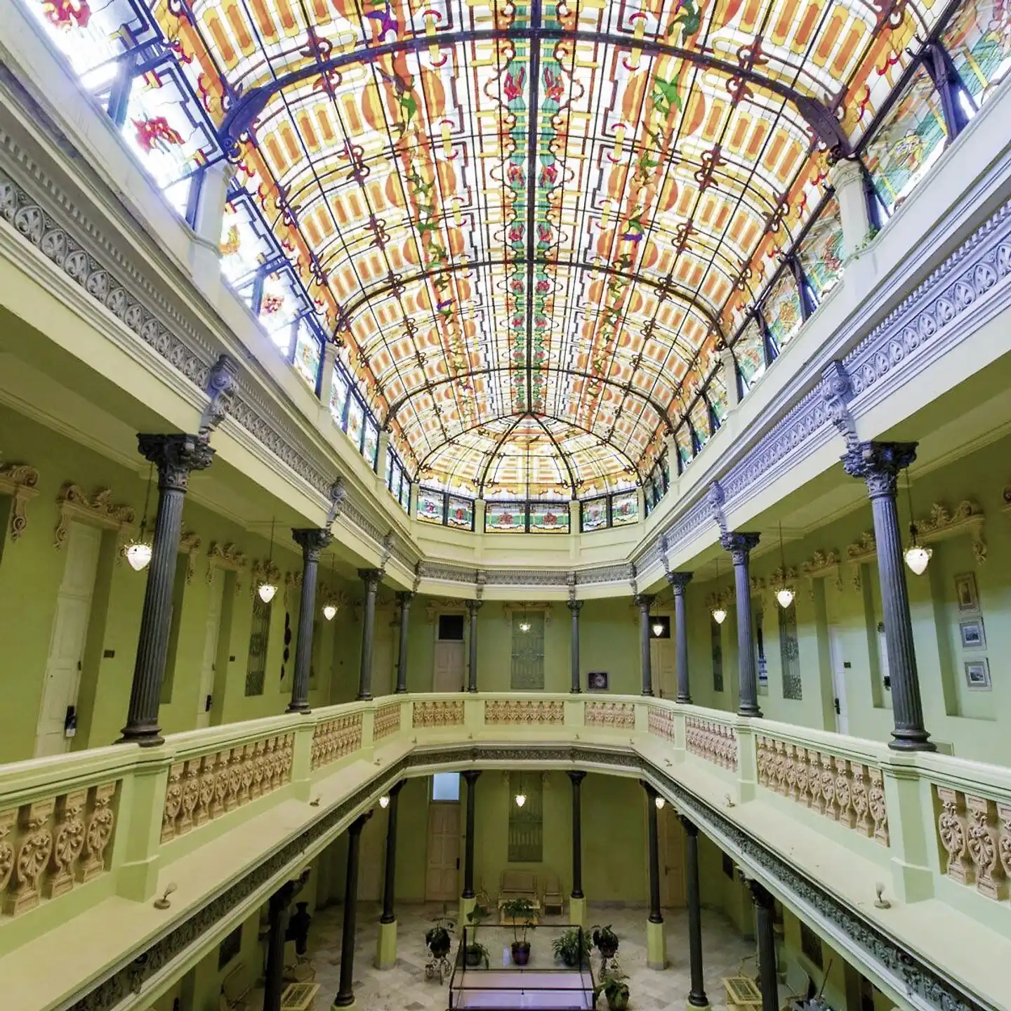 Raquel Lobby