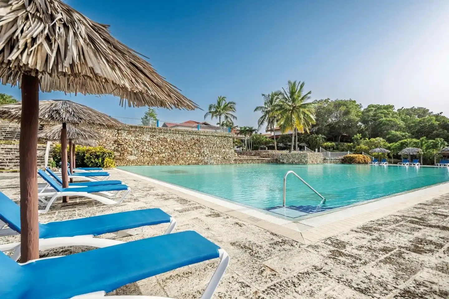 Sol Turquesa Beach Pool