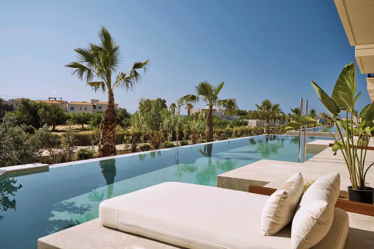 Asterion Suites & Spa Pool