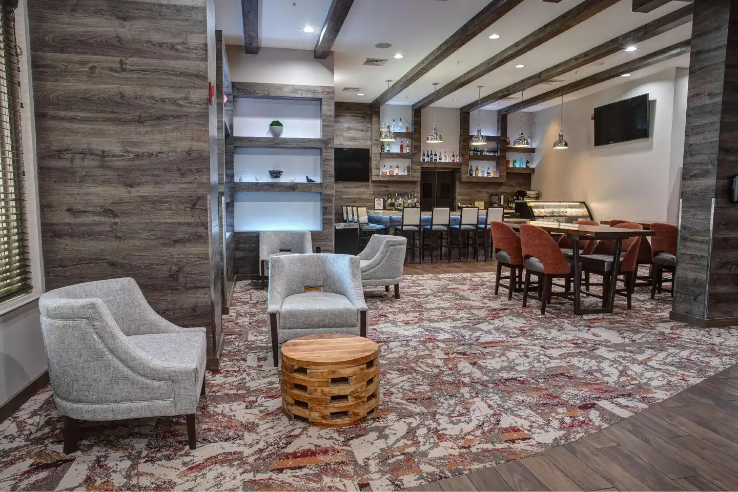Hampton Inn & Suites Newark Airport Elizabeth Bar