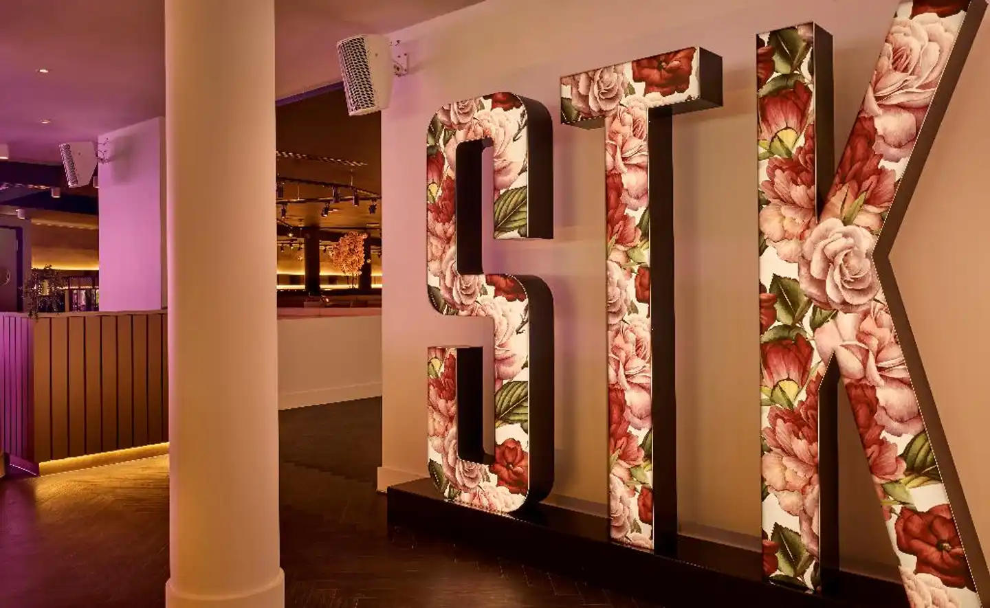 The Westminster London, Curio Collection by Hilton Lobby