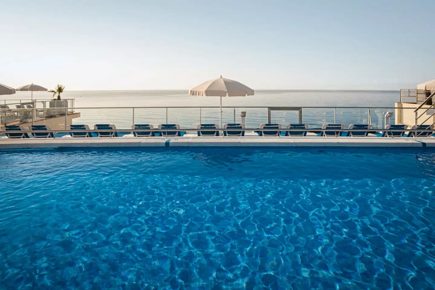 htop Pineda Palace Pool