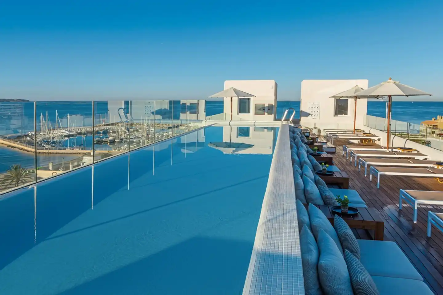 HM Alma Beach Pool