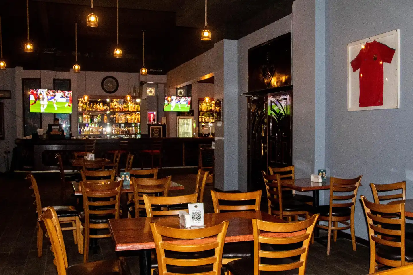 BM Beach Hotel Bar