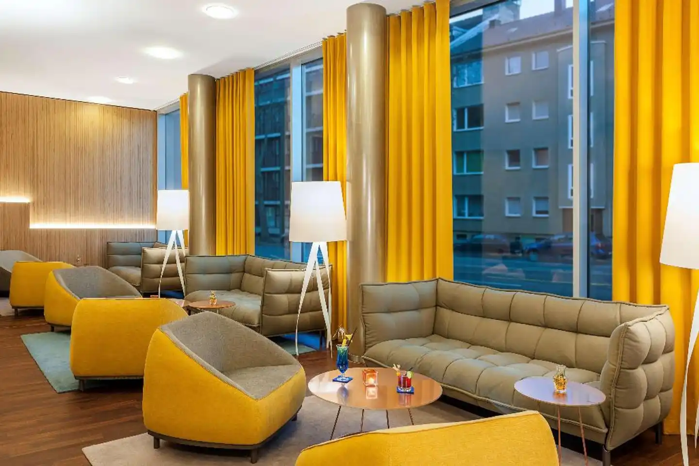 NH Düsseldorf City Nord Lobby